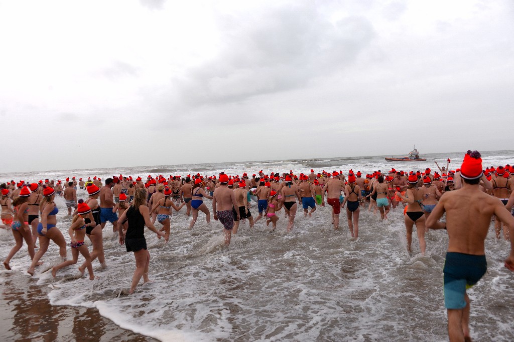 ../Images/Nieuwjaarsduik Nederzandt 2018 054.jpg
